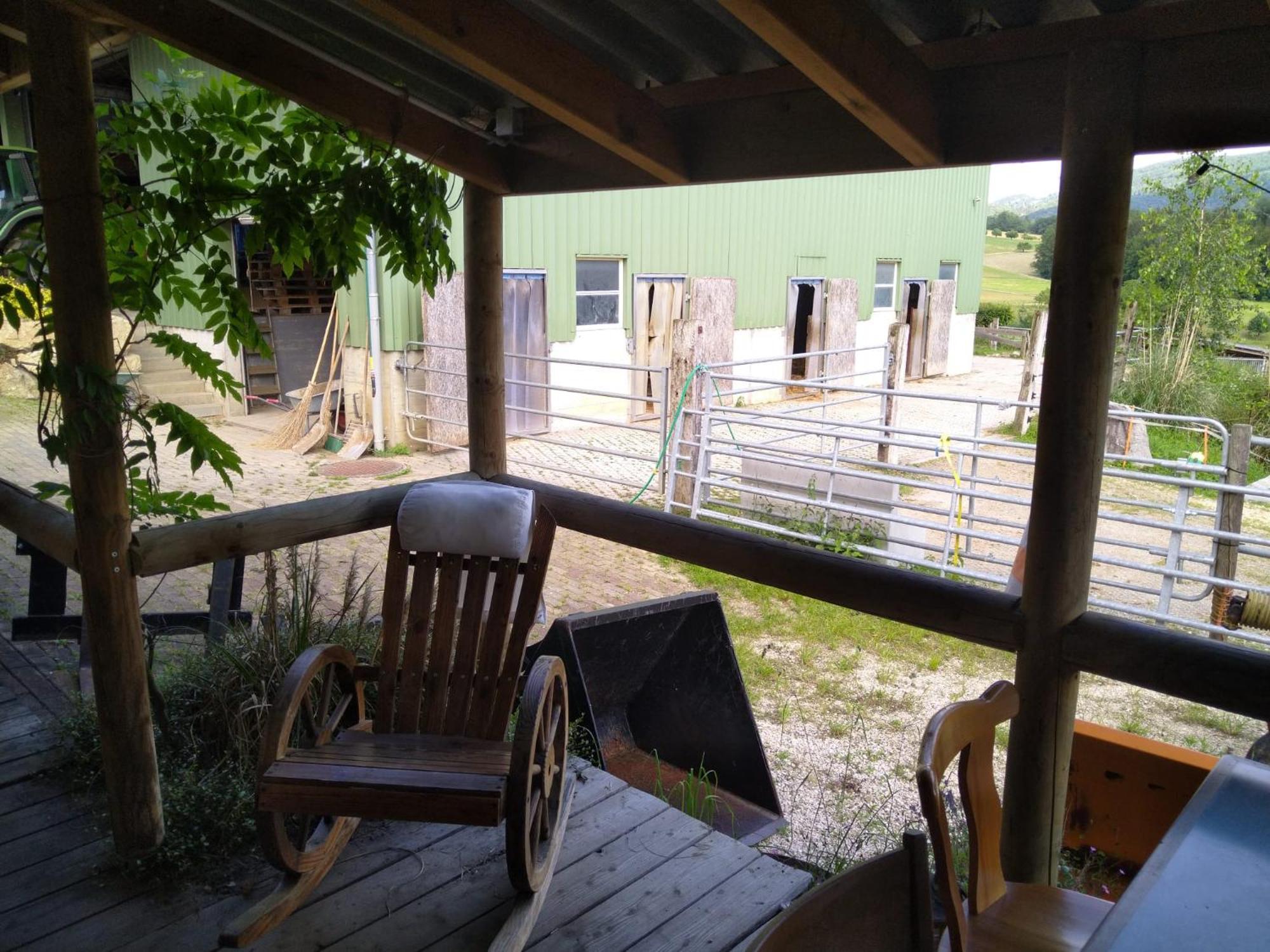 Charmantes Western-zimmer Mit Veranda Auf Dem Raihof *